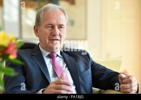 Brünn, Tschechien. 12. Juli 2018. Josef Baxa, Präsident des Obersten Verwaltungsgerichts, der Tschechischen Republik, spricht in einem Interview mit der tschechischen Nachrichtenagentur (CTK) in Brünn, Tschechische Republik, am 12. Juli 2018. Credit: Vaclav Salek/CTK Photo/Alamy leben Nachrichten Stockfoto