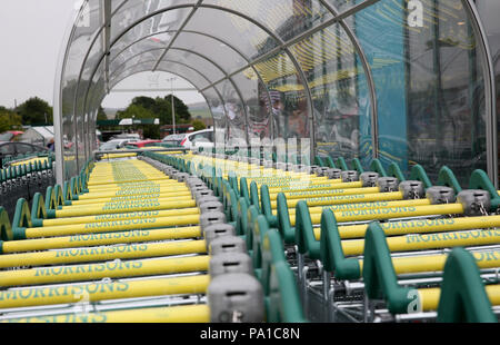 Rochdale, Großbritannien. Juli 2018 20. Morrisons Supermärkte haben angekündigt, dass Sie die Gastronomie für autistische Kunden, indem Sie die ruhigeren Stunde' Sitzungen an einem Samstag Morgen zwischen 9 Uhr und 10 Uhr. Alle 439 Stores in Großbritannien wird Teil, wo das Personal über die tannoy System zu vermeiden wird, werden die Lichter gedimmt werden und Musik wurde von. Rochdale, 20. Juli 2018 (C) Barbara Cook/Alamy leben Nachrichten Stockfoto