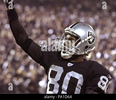 Oakland, Kalifornien, USA. 19. Jan 2003. Oakland Raiders wide receiver Jerry Rice (80) am Sonntag, 19. Januar 2003 in Oakland, Kalifornien. Die Räuber besiegt die Titanen 41-24 in der Conference Championship Game. Credit: Al Golub/ZUMA Draht/Alamy leben Nachrichten Stockfoto