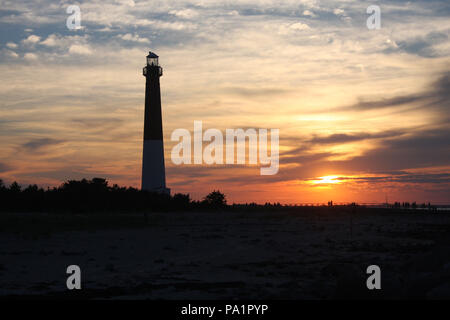 Sonnenuntergang am Barnegat Leuchtturm, Barnegat Lighthouse State Park, New Jersey Stockfoto