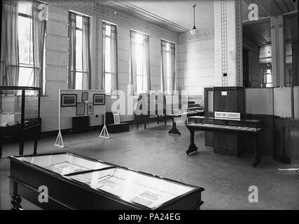 241 17242 SLNSW historische Darstellung im ländlichen Bank Gebäude Stockfoto