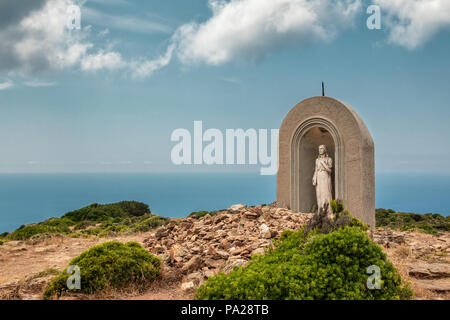 Stein Denkmal an der Spitze des Cap Corse in der Nähe von Moulin Mattei in Korsika Stockfoto