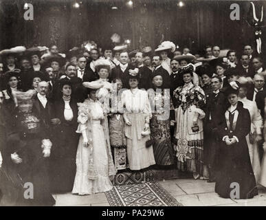 306 70 der Chinesischen Kaiserinwitwe Geburtstag Empfang in der World's Fair 1904, 16. November 1904. Zweite Reihe Mitte, Miss und Herr Carl; erste Zeile, Frau Carl, Frau Wong, Frau Francis, Herr Wong, Frau Manning Stockfoto