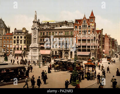 . 'Naatje': Dam Square, Amsterdam; 1 fotomechanischen drucken: photochrom, Farbe. "Die Kathedrale, Amsterdam, Holland" umfasst ein Denkmal, das steht nicht mehr. Auf der linken Seite die Nieuwe Kerk gesehen werden kann. Zwischen 1890 und 1900 369 Dam Square Amsterdam, Nordholland, Niederlande, 1890s Stockfoto