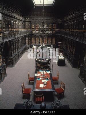 SALA DE LECTURA DE LA BIBLIOTECA DEL SENADO CONSTRUIDA EN 1882 EN HIERRO NEOGOTICO FORJADO EN ESTILO INGLES. Autor: Emilio Rodríguez Ayuso (1845-1891). Lage: SENADO - BIBLIOTECA - EDIFICIO, MADRID, SPANIEN. Stockfoto