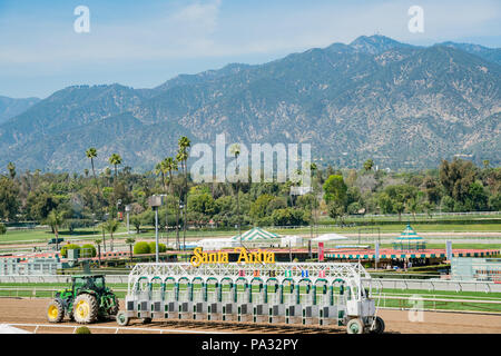 Los Angeles, APR 8: Pferderennen in Santa Anita Park auf der Apr 8, 2018 in Los Angeles, Kalifornien Stockfoto