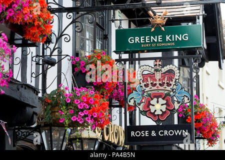 Rose und Crown Pub Schild, Sheep Street, Stratford-upon-Avon, Warwickshire, Großbritannien Stockfoto