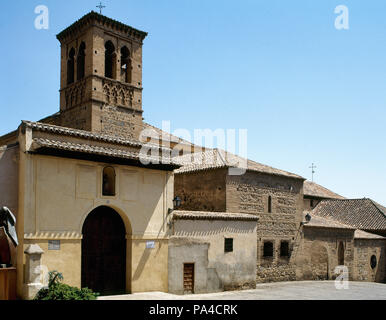 Spanien. Die Region Kastilien-La Mancha. Toledo. Kloster der Conceptionists. Die Reihenfolge der Unbefleckten Empfängnis der Gottesmutter (Conceptionists) wurde im Jahre 1484 in Toledo gegründet, der Hl. Beatrix von Silva. Die Kirche stammt aus dem 14. Jahrhundert. Es spart einem Mudejar Stil Tower. Außenansicht. Stockfoto