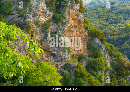 Lousios Schlucht in den westlichen Arkadien, die von Norden nach Karytaina Dimitsana in Peloponnes Griechenland erstreckt sich Stockfoto