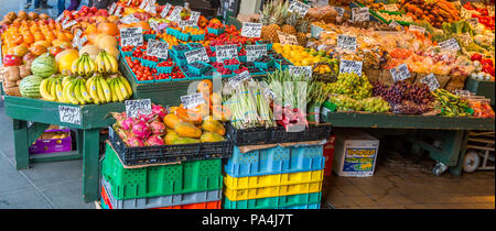 Frisches Obst und Gemüse auf dem Markt Stockfoto