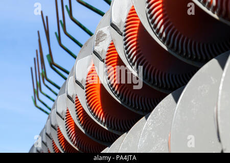Details der Pflug von Landmaschinen für die Bodenbearbeitung, Nahaufnahme Stockfoto