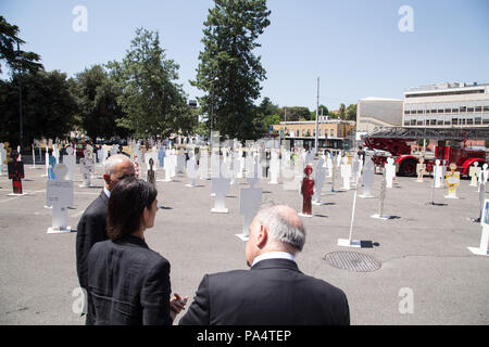 Rom, Italien. 19. Juli 2018. Der Bürgermeister von Rom Virginia Raggi weiht Besuche der künstlerischen Installation namens "agome 547" Credit: Matteo Nardone/Pacific Press/Alamy leben Nachrichten Stockfoto