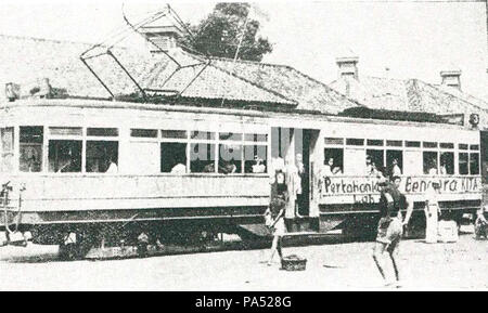 157 Wir verteidigen unsere Flagge, die roten und weißen, Impressionen von der Kampf... in Indonesien, p11 Stockfoto