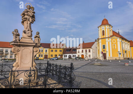 Kirche des Heiligen Bartholomäus auf Saint Bartholomew Square in Veseli nad Moravou Stadt in die Südmährische Region der Tschechischen Republik Stockfoto