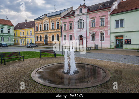 Brunnen auf dem Saint Andrew Square in Uhersky Ostroh Stadt in Zlin Region Mähren in der Tschechischen Republik Stockfoto