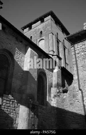 Kirche und Doyenné im mittelalterlichen Dorf von Varen, Tarn-et-Garonne, Royal, Frankreich Stockfoto