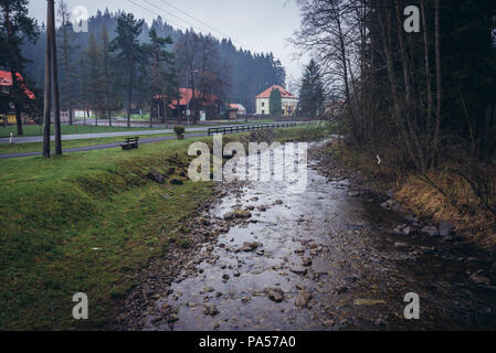 Bila Ostravice Fluss in Bila Dorf in Mährisch-schlesien, Mährische Schlesischen Beskiden in der Tschechischen Republik Stockfoto