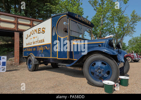 J Jones Metzger van Teil des Vatis Armee Feiern im Bahnhof weybourne, North Norfolk., Vereinigtes Königreich, statt. Stockfoto