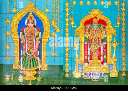 Fliesen mit hinduistischen Religion Motive in Sri Maha Mariamman Tempel Dhevasthanam, Kuala Lumpur, Malaysia. Stockfoto