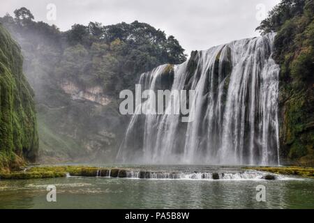 Huangguoshu Wasserfall ist auf dem Fluss Baishui in Guizhou Provinz in China. Stockfoto
