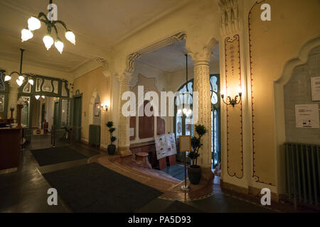 Ein Blick auf den Palast der Postsparkasse in Budapest, Ungarn Stockfoto