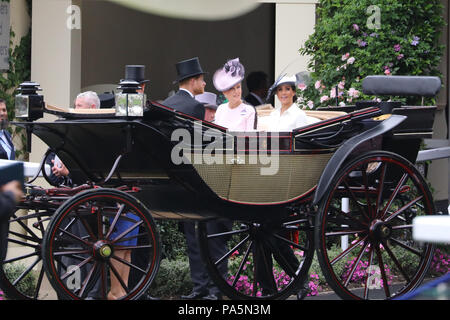 Royal Ascot 2018 - Tag 1 Mit: Meghan Markle, Herzogin von Sussex, Prinz Harry, Herzog von Sussex, Sophie, Gräfin von Wessex, Meghan Markle, Wo: Ascot, Großbritannien Wann: 19 Jun 2018 Credit: David Sims/WENN.com Stockfoto