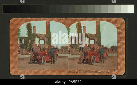 84 A Millionaire's Home auf der Van Ness Ave., durch Erdbeben und Feuer am 18. April verwüstet, 1906 (Nypl b 11707375 - G90 F001 112F) Stockfoto