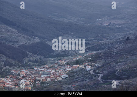 Das Tal von Jerte Jerte Aussichtspunkt. Cherry Blossom. Ländliche Spanien. Horizontale Stockfoto