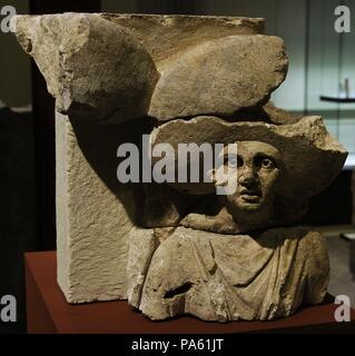 Fragment einer matrone Relief (Kopf und Oberkörper). Mitte des 2. Jahrhunderts. Kalkstein. Römisch-germanisches Museum. Köln. Deutschland. Stockfoto