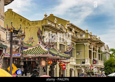 George Town, Penang, Malaysia - Dez 8, 2017: Fassade des Yap Kongsi Tempel und alten kolonialen Gebäude in George Town, Malaysia. Stockfoto