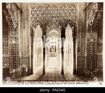 86 Fotografi av Granada. Alhambra, El Patio de los Leones Desde la Sala del Tribunal de "Justicia - Hallwylska museet - 104832 Stockfoto