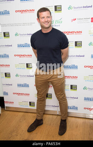 Gäste intime Gala zugunsten der London Irish Centre, die Pflege, Kultur und Gemeinschaft zu den Iren in London mit: Dermot O'Leary Wo: London, Großbritannien Wann: 19 Jun 2018 Credit: Phil Lewis/WENN.com Stockfoto