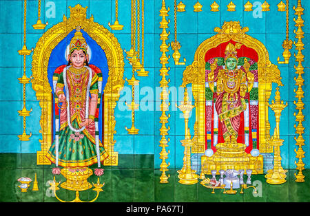 Fliesen mit hinduistischen Religion Motive in Sri Maha Mariamman Tempel Dhevasthanam, Kuala Lumpur, Malaysia. Stockfoto