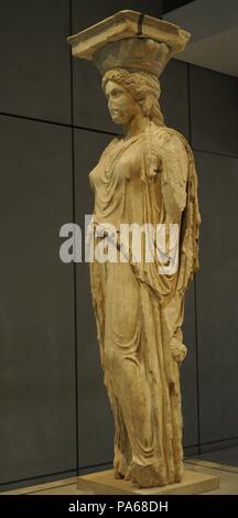 Griechische Kunst. Die caryatid Halle des Erechtheion. Weibliche Figuren als tragende Säulen drapiert. Akropolis von Athen, 421-407 BC. Griechenland. Akropolis Museum. Athen. Griechenland. Stockfoto