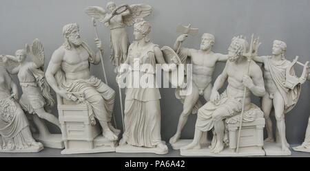 Aufbau Ost Giebel der Parthenon, Akropolis von Athen. Nach der Zeichnung von K. Schwerzek, 1904. Geburt der Athene. Detail der zentralen Teil: Athena und Zeus. 5. Jahrhundert v. Chr.. Akropolis Museum. Athen. Griechenland. Stockfoto