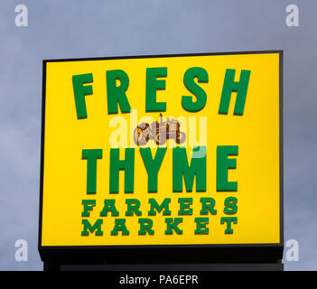 BLOOMINGTON, MN/USA, 25. Mai 2016: frischer Thymian Farmers Market Außen- und Logo. Frischer Thymian ist eine Kette von Lebensmittelläden in den Vereinigten Staaten. Stockfoto