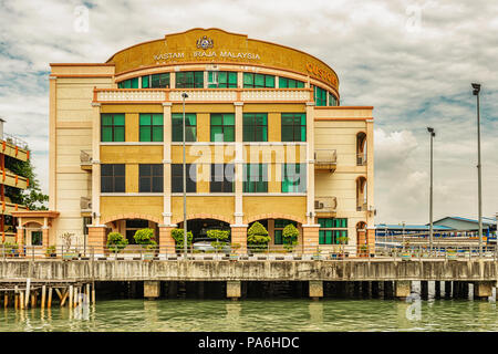 George Town, Penang, Malaysia - Dez 9, 2017: Fassade des Gebäudes an der Pier im Hafen, George Town, Malaysia Stockfoto