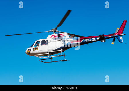 Erreichen Air Medical Services Airbus Hubschrauber; AS350 Écureuil Hubschrauber; Salida Fly-in & Air Show; Salida, Colorado, USA Stockfoto