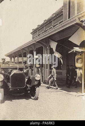4 1923 年日本皇太子裕仁步出台北停車場 japanische Kronprinz Hirohito Links Taipei Railway Station, TAIWAN Stockfoto