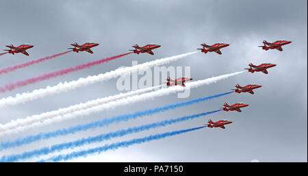 Flughafen Farnborough, Hampshire, UK. Juli 2018 20. Rote Pfeile, Farnborough International Airshow, Flughafen Farnborough, Hampshire, UK, 20. Juli 2018, Foto von Richard Goldschmidt Credit: Rich Gold/Alamy leben Nachrichten Stockfoto