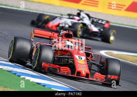 Hockenheim, Deutschland. 20. Juli 2018. Sebastian Vettel, GER (Scuderia Ferrari), Aktion in seinem Rennwagen, Training, Formel 1: GP von GermanyGermany, Hockenheimring, Saison 2018, am 20.07.2018. | Verwendung der weltweiten Kredit: dpa/Alamy leben Nachrichten Stockfoto