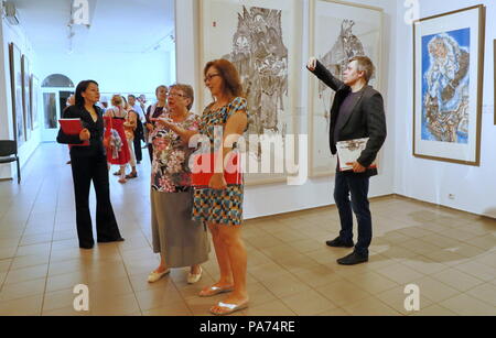 Kiew, Ukraine. 20. Juli 2018. Menschen besuchen die Ausstellung der Chinesischen freehand brushwork durch China Nationale Akademie der Malerei in Kiew, Ukraine organisiert am 20. Juli 2018. Credit: Chen Junfeng/Xinhua/Alamy leben Nachrichten Stockfoto