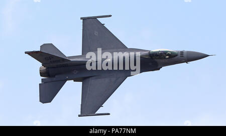 USAF General Dynamics F-16, Farnborough International Airshow, Flughafen Farnborough, Hampshire, UK, 20. Juli 2018, Foto von Richard Goldschmidt Credit: Rich Gold/Alamy leben Nachrichten Stockfoto