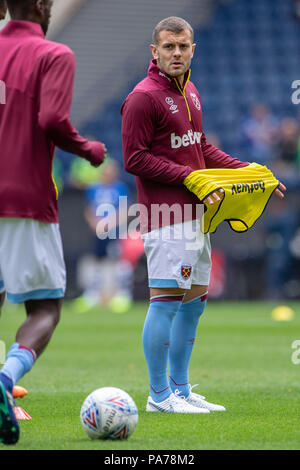 Deepdale, Preston, UK. 21. Juli 2018. Vor Jahreszeit Fußball freundlich, Preston North End gegen West Ham United; neue Unterzeichnung Jack Wilshere West Ham Utd setzt auf ein Lätzchen für die Warm up Credit: Aktion plus Sport/Alamy leben Nachrichten Stockfoto