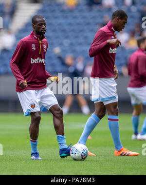 Deepdale, Preston, UK. 21. Juli 2018. Vor Jahreszeit Fußball freundlich, Preston North End gegen West Ham United; Pedro Obiang West Ham Utd während der Aufwärmphase Credit: Aktion plus Sport/Alamy leben Nachrichten Stockfoto