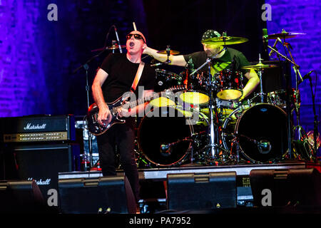 Pavia, Italien, 20. Juli 2018 Gitarrist Joe Satriani führt auf der Bühne im Castello Visconteo, für seine Was passiert nächste Tour 2018 - Valeria Portinari Alamy leben Nachrichten Stockfoto