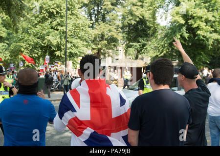 Cambridge uk, 2018-Juli-21 Mill Road der Freien Tommy Gruppe begann, ihren Protest friedlich Credit: Kevin Hodgson/Alamy leben Nachrichten Stockfoto