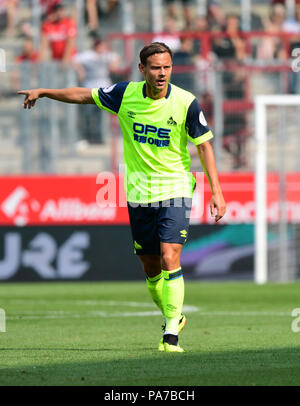 Essen, Deutschland. 21. Juli 2018. Fussball: Test Matches, Internationale blitz Turnier bei Rot-Weiss Essen, Real Betis vs Huddersfield Town: Huddersfield Town Chris Loewe gestikulierend. Credit: Ina Faßbender/dpa/Alamy leben Nachrichten Stockfoto