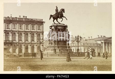 Blick auf das Denkmal für Kaiser Nikolaus I. auf Saint Isaac's Square. Museum: Staatliche Russische Film und Foto Archiv, Krasnogorsk. Stockfoto