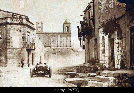 12 Achille Varzi, Sieger Coupe de la Targa Florio 1930, En traversant Campo Felice Stockfoto